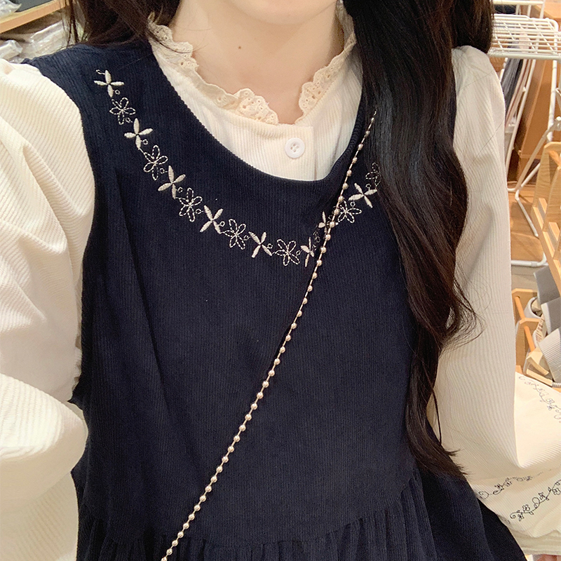Vintage Loose Embroidered Vest Dress Set with Lace Trim