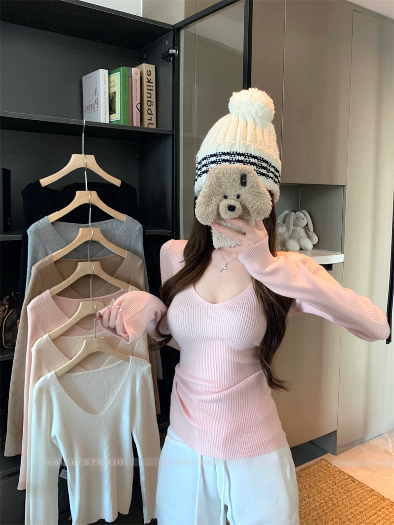 Women's Slim Knit V-Neck Long-Sleeve Base Top Fall 2026
