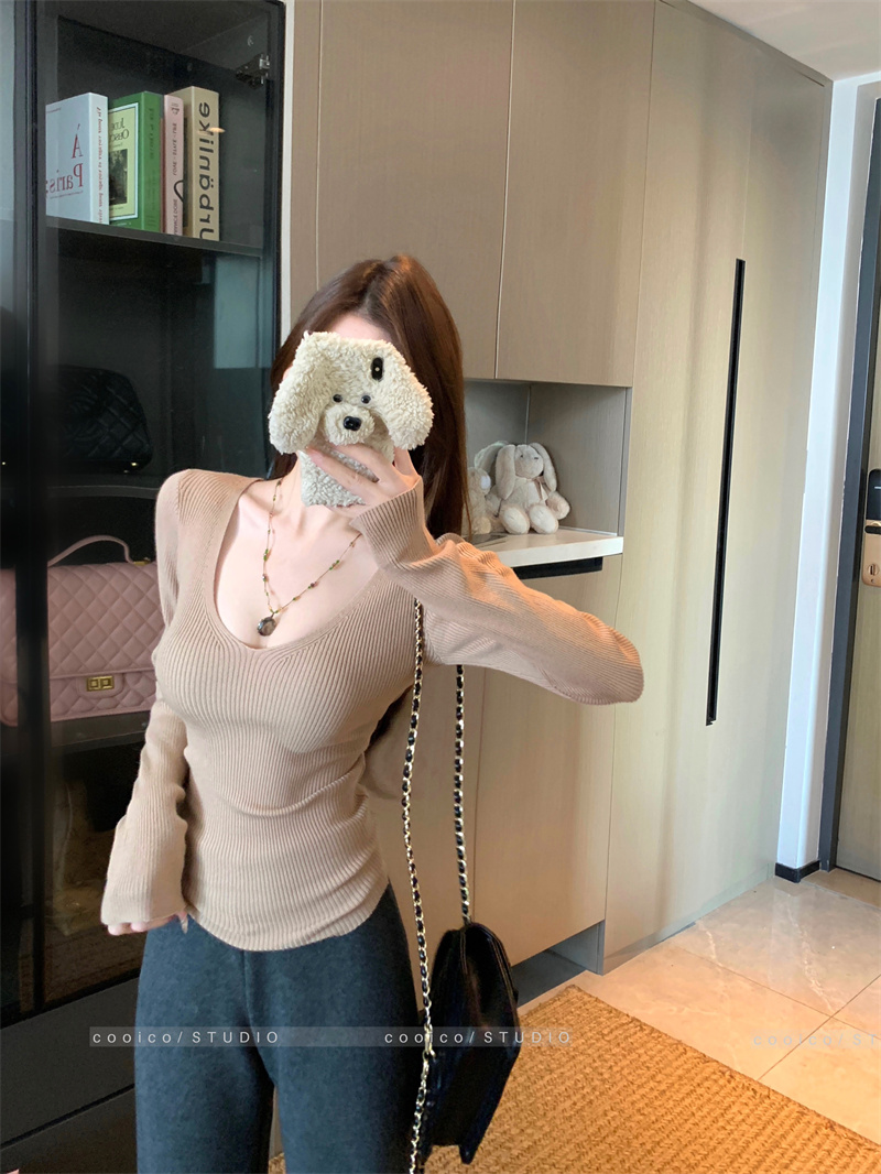 Women's Slim Knit V-Neck Long-Sleeve Base Top Fall 2026 - Image 3