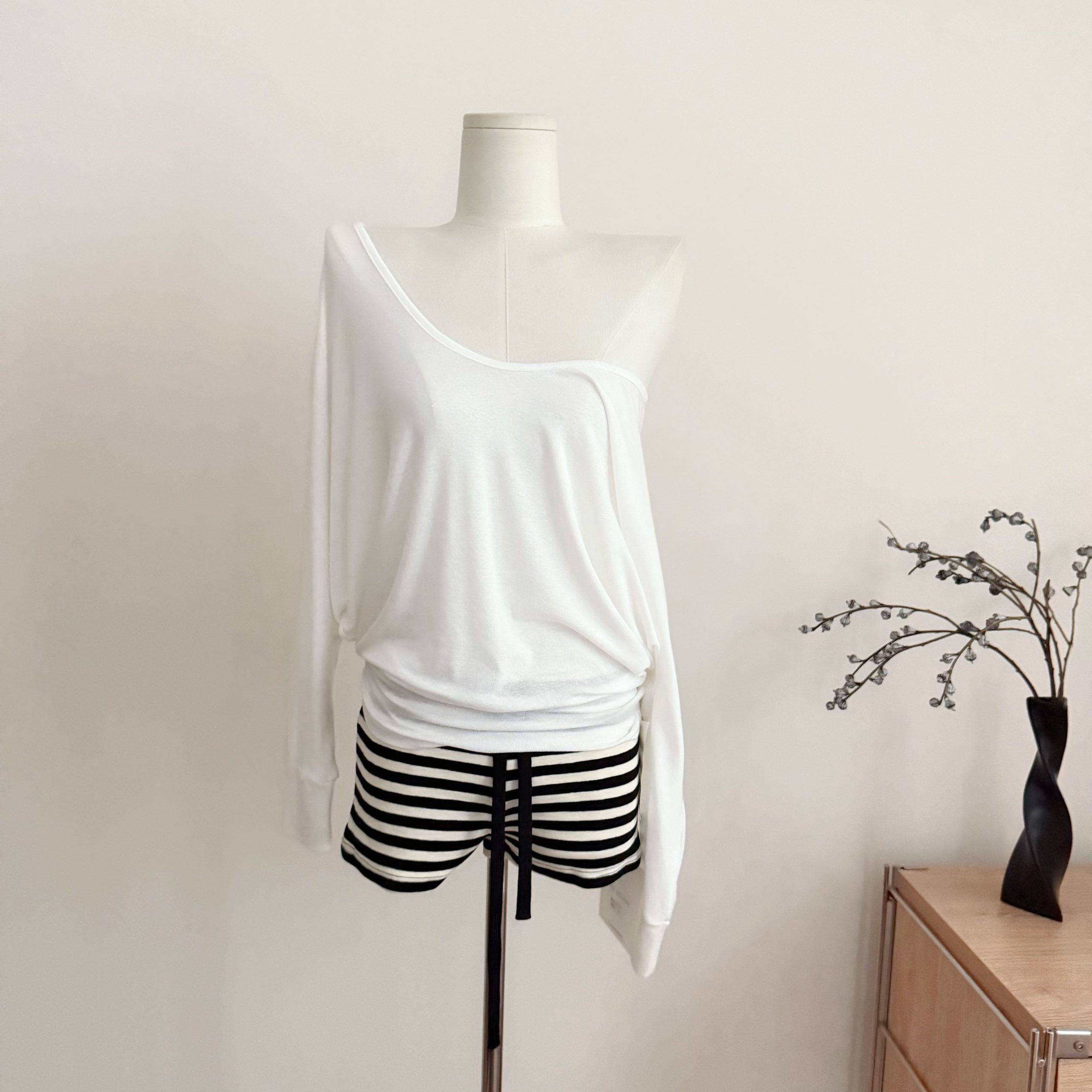 Women's Lyocell Linen V-Neck Batwing Sleeve Loose T-Shirt Summer Casual Top - Image 2