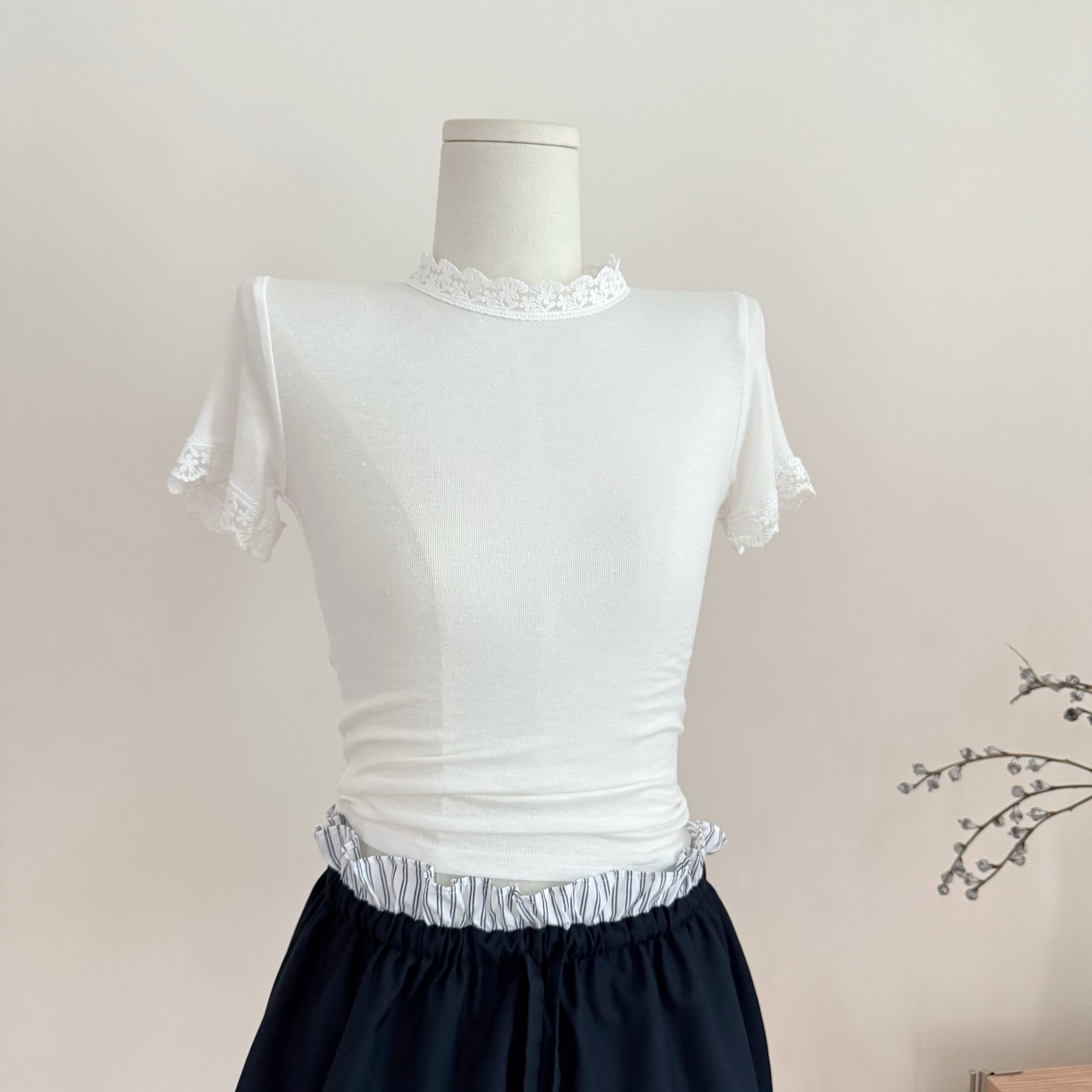 Women's Lightweight Lace Trim Lyocell Linen Cloud Shirt T-Shirt - Image 3