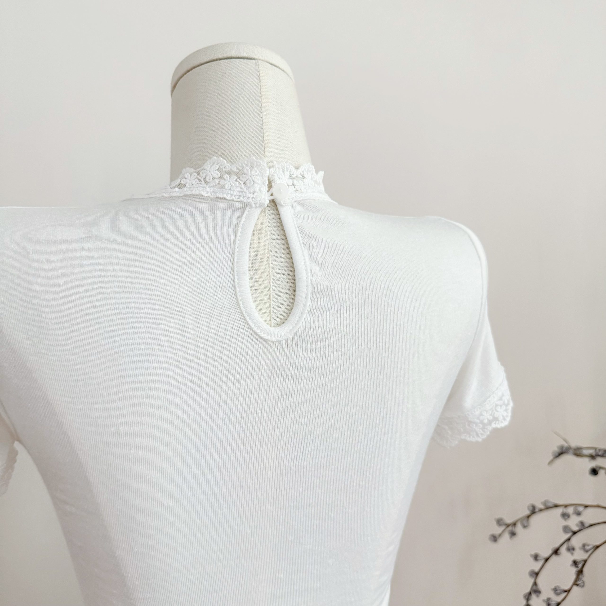 Women's Lightweight Lace Trim Lyocell Linen Cloud Shirt T-Shirt - Image 4