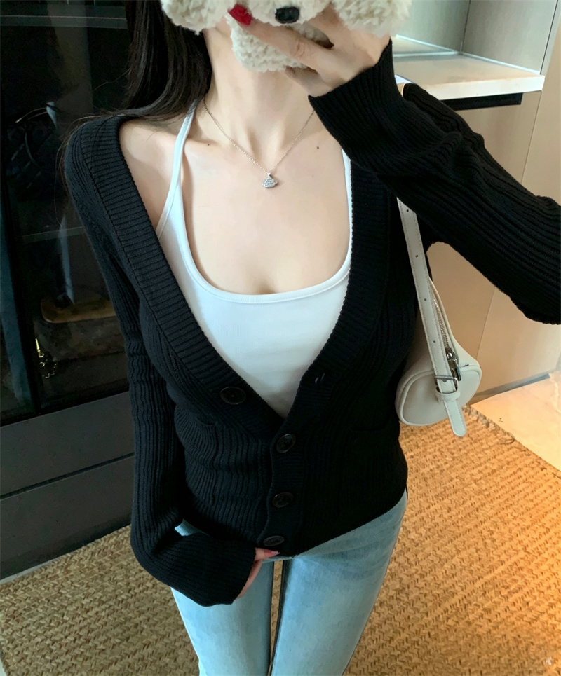 Women's Ribbed Knit V-Neck Button Cardigan with Pockets - Image 4