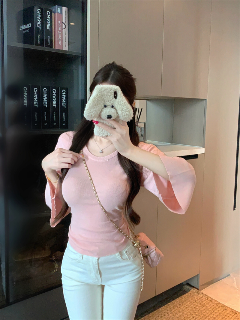 Women's Flared Sleeve Cinched Waist Pleated Three-Quarter Sleeve Knit Top - Image 4